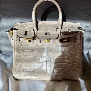 Elegant Cream Crocodile Embossed Handbag